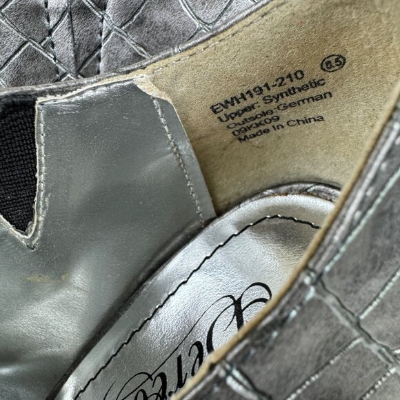 Women's Dereon Carried Away Pewter Croc Embossed Heels Size 8.5 - Picture 9 of 15